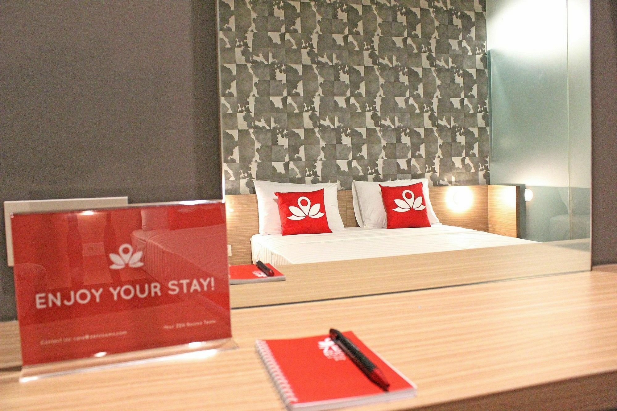 Zen Premium Sampoerna Strategic Square Hotel Jakarta Eksteriør billede
