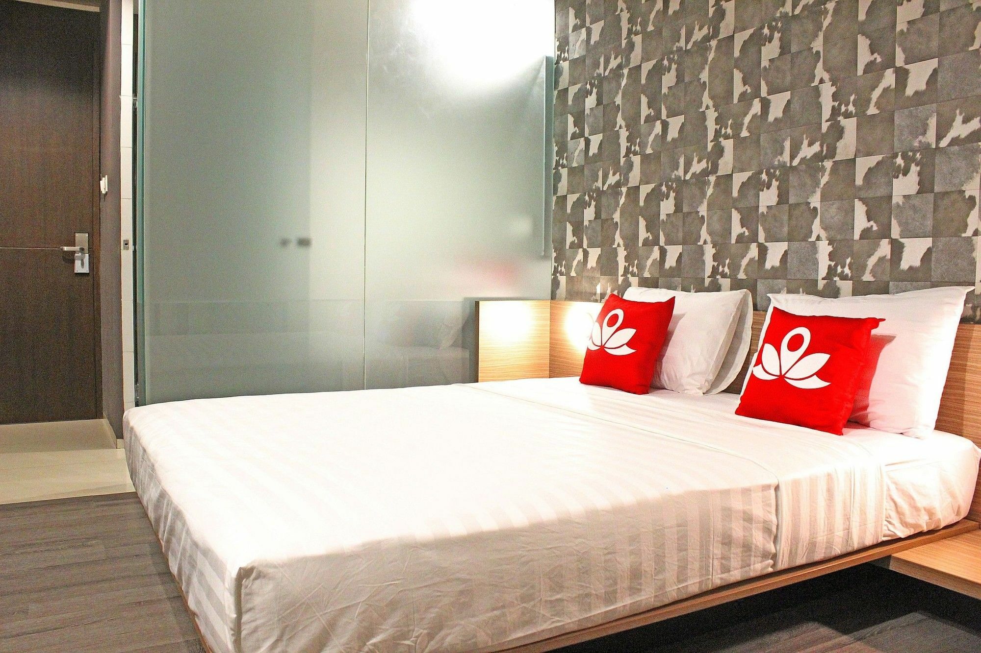 Zen Premium Sampoerna Strategic Square Hotel Jakarta Eksteriør billede